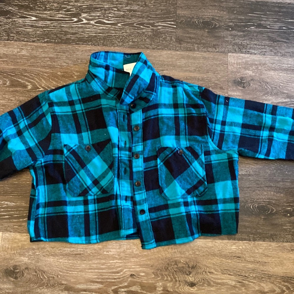 aqual and black plaided cropped flannel